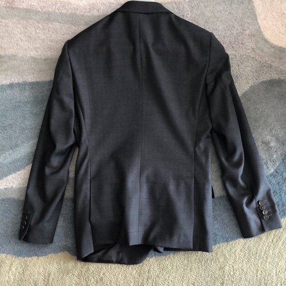 Armani suit - Picture 5 of 6